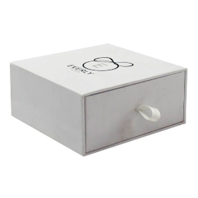white jewelry box.JPG