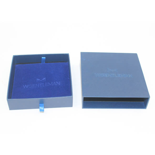 box with velvet insert.JPG