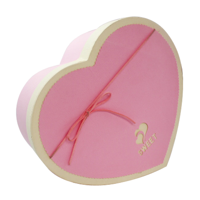 Heart Shaped Rose Chocolate Box With Lid