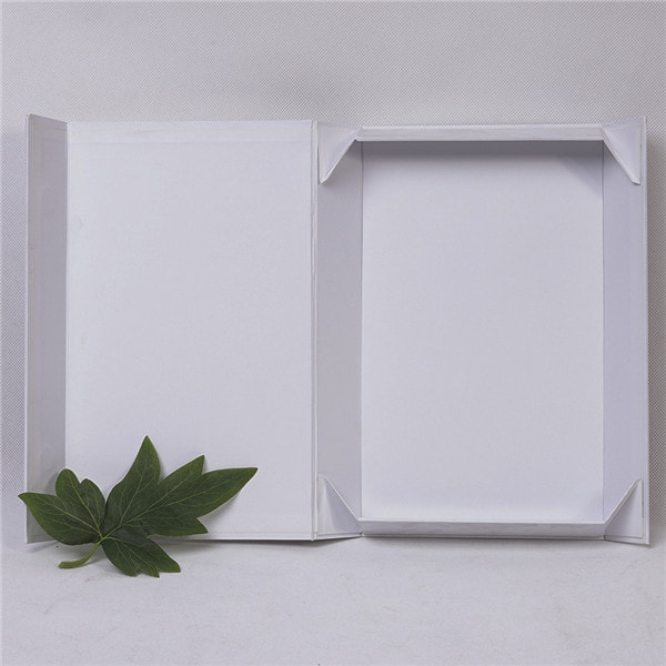 Plain White Beautiful Gift Boxes, a Makeup Box